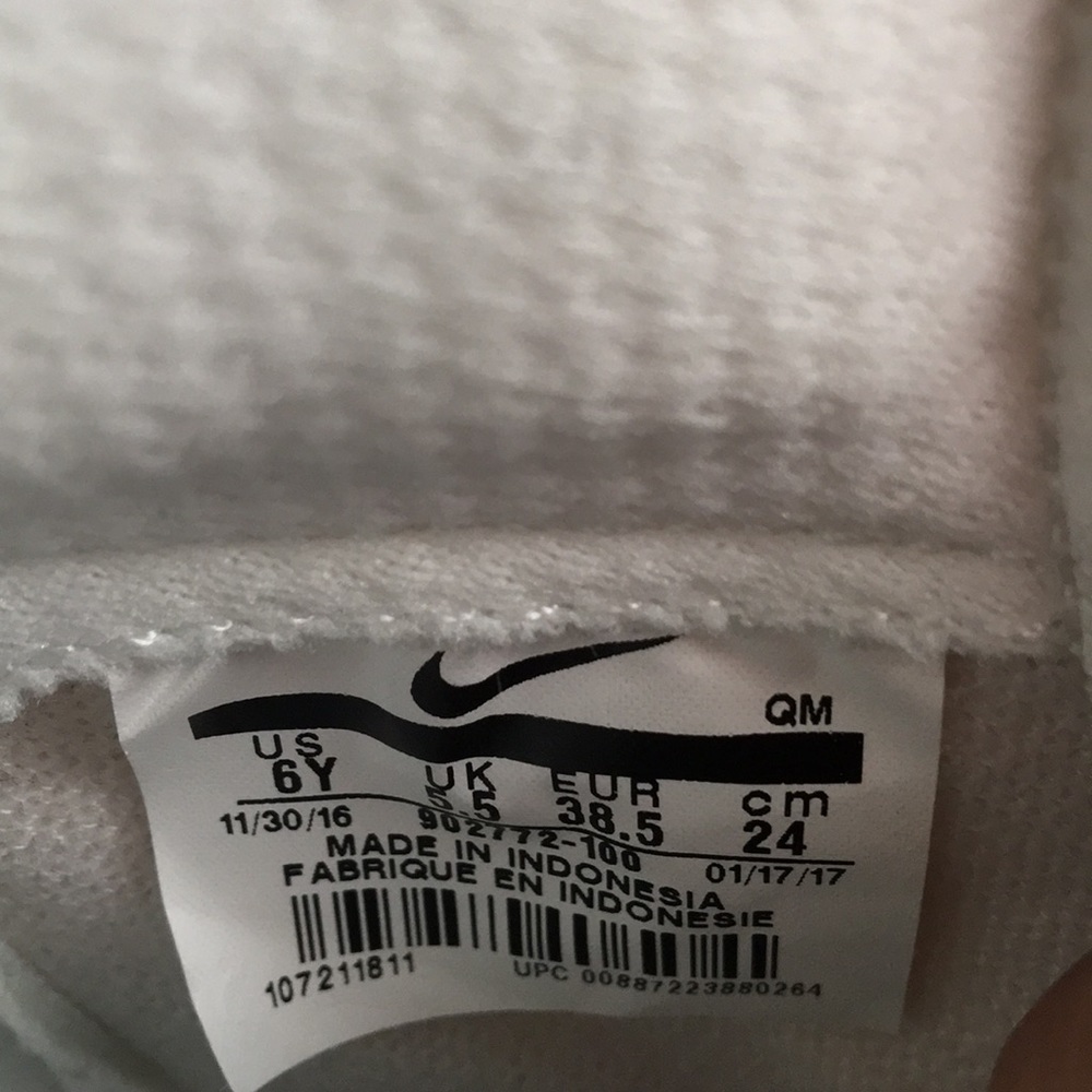 Nike Blazer Mid SE Shoes - Picture 7 of 8